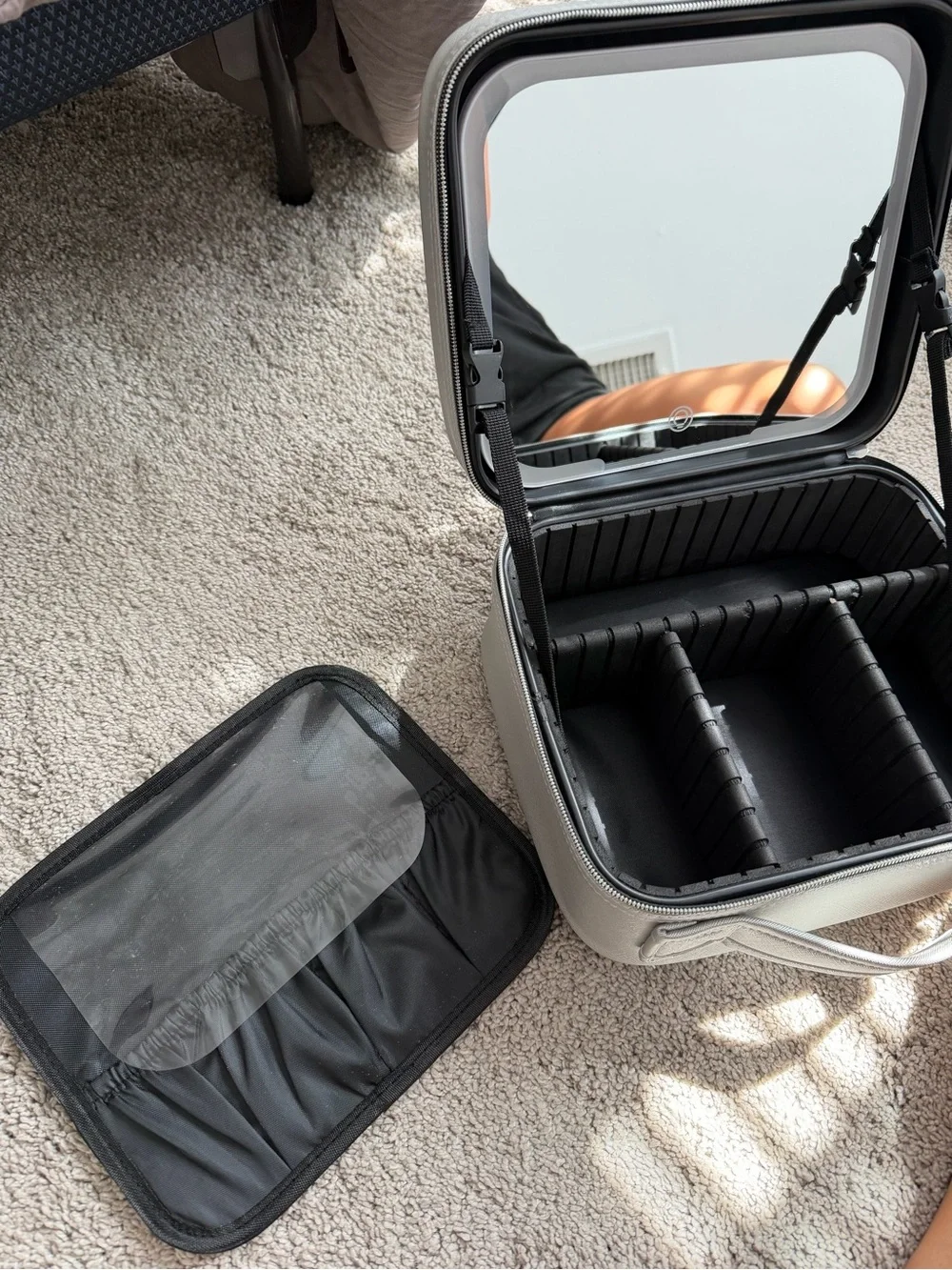 Source Unknown Black and Silver Hard-Case Cosmetic Train Case